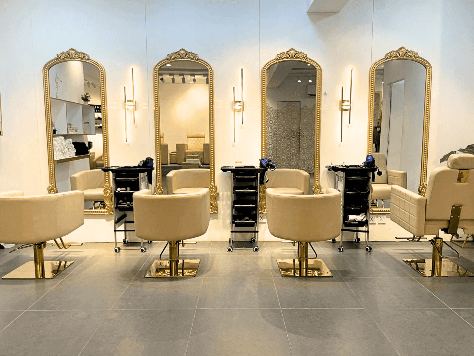 Inside Rabbiz Salon — full view of our DHA Phase 3 studio